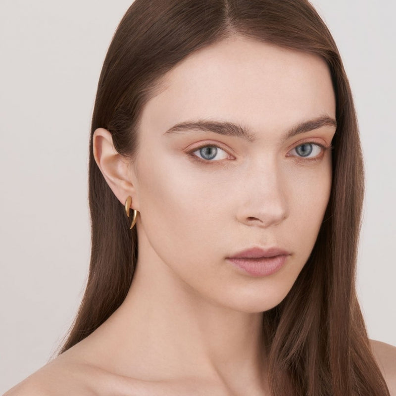 shaun-leane-talon-earrings-gold-ht007-yvnaeos
