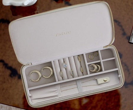 stackers-sleek-necklace-jewellery-box-zipped-oatmeal-75628