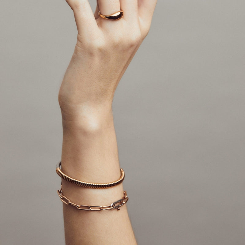 ti-sento-milano-slim-ribbed-bangle-rose-gold-2956sr
