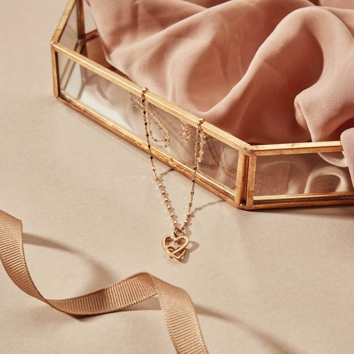 Interlocking Love Heart Necklace - Gold - GNDC1069