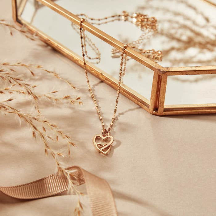 Interlocking Love Heart Necklace - Gold - GNDC1069
